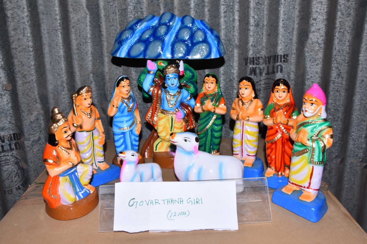 Govarthana Giri Set Golu Dolls / Golu Bommai / Bommulu