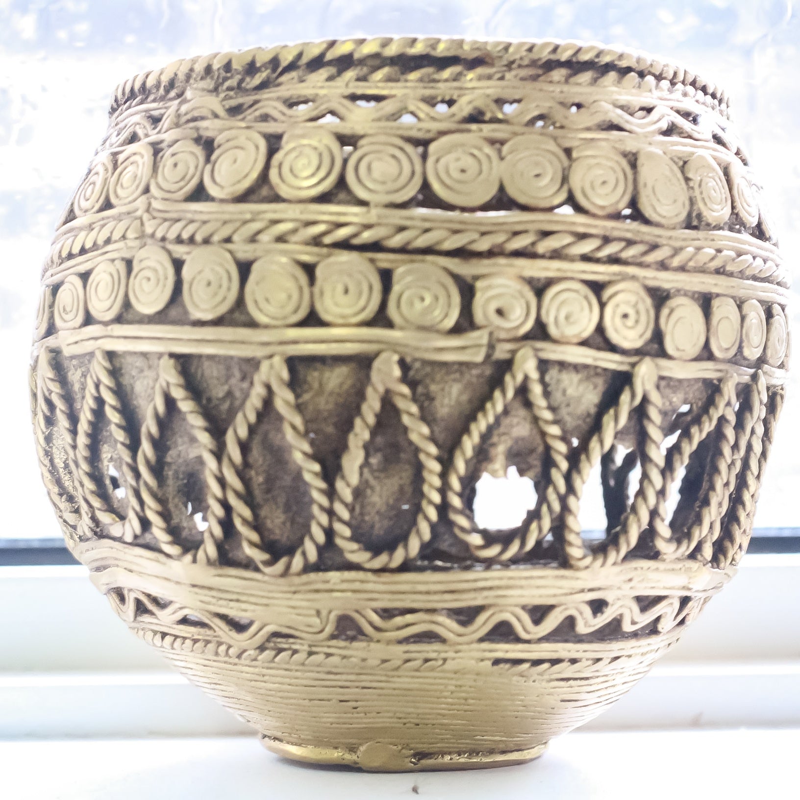 Brass Round Dokra Pen Stand Indian Tribal Art