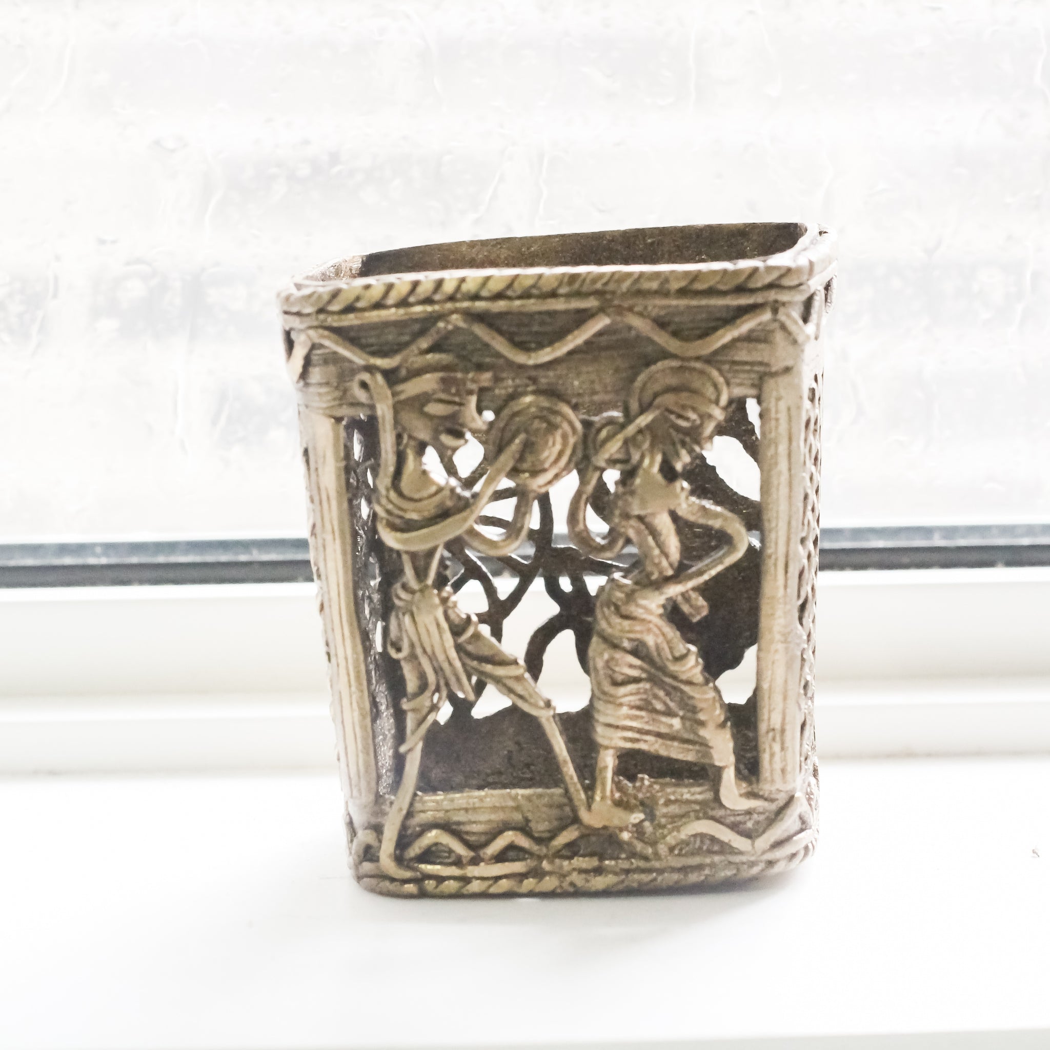 Brass Dokra Small Pen Stand