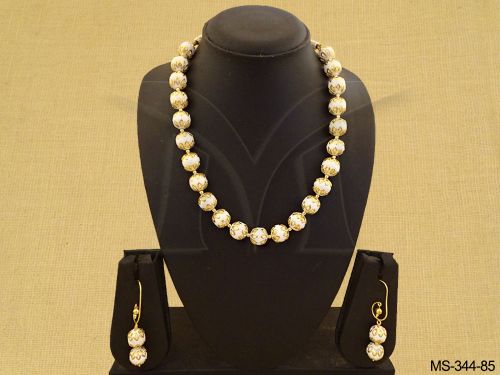 Creamy White Beaded Pearls Necklace With Drops Earrings