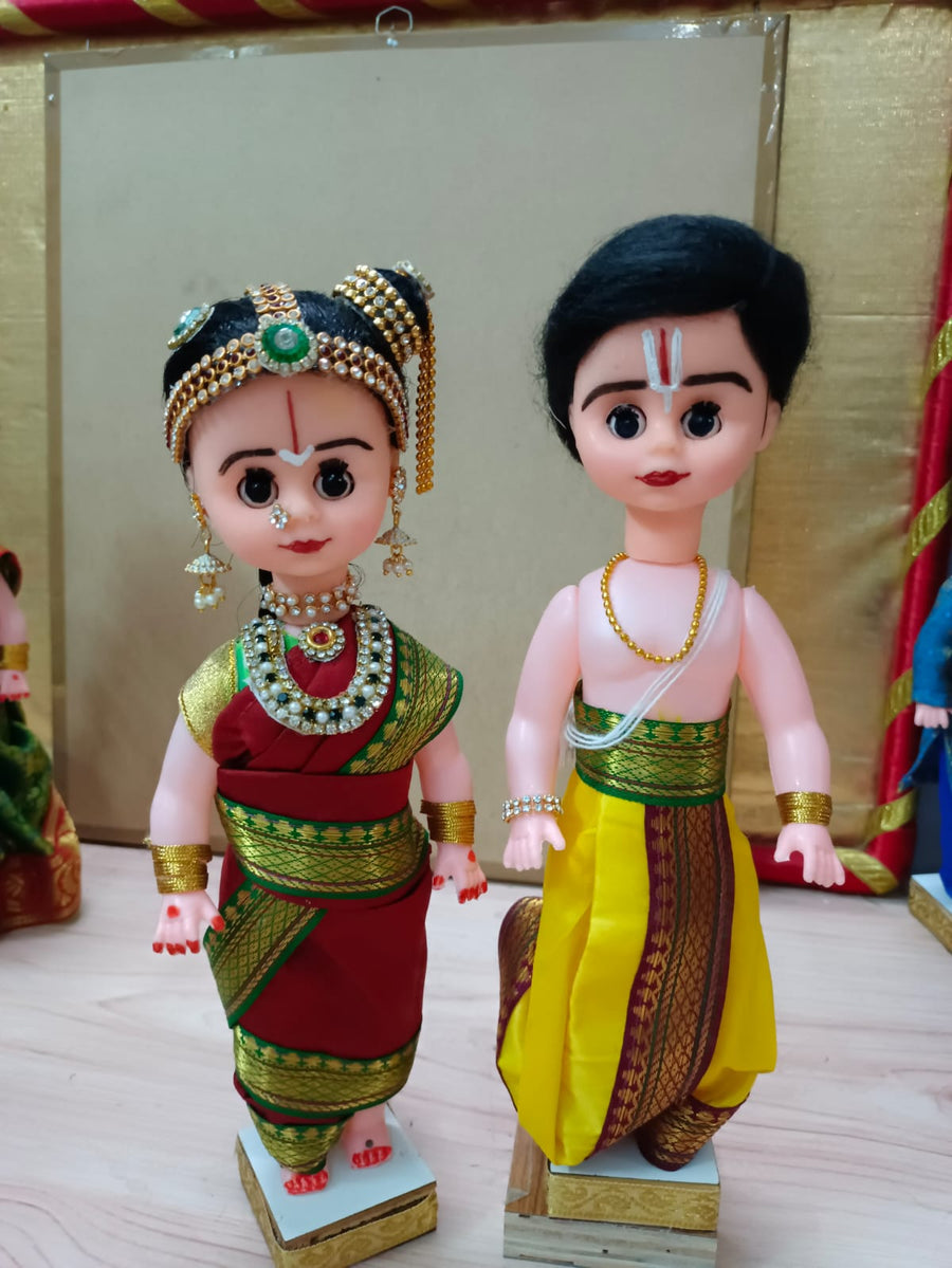 Bride Groom Pair Golu Dolls / Golu Bommai / Bommulu