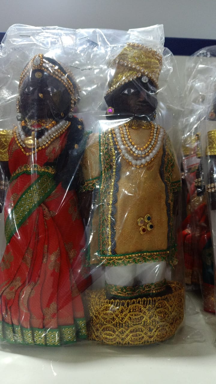 Decorated Marapachi Bommai Couple set of 2 Golu Dolls / Golu Bommai / Bommulu