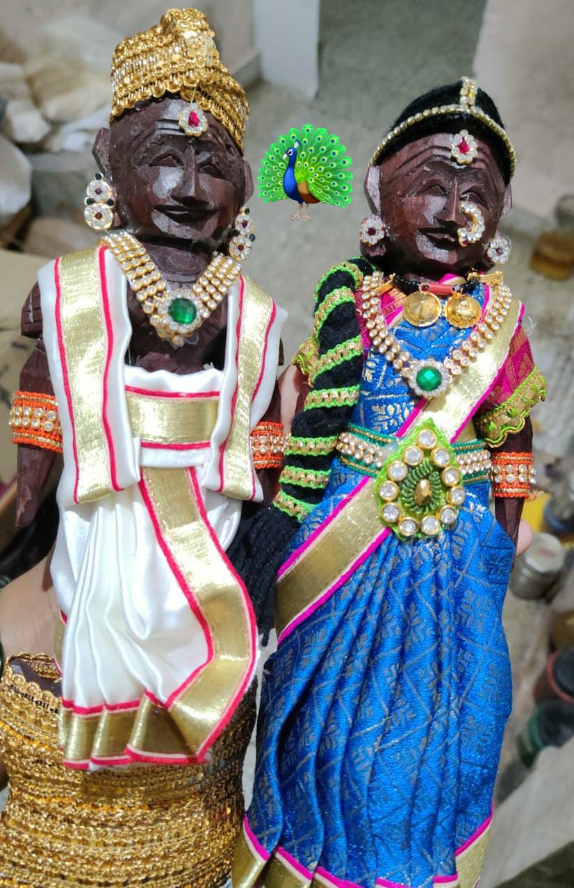 Decorated Marapachi Bommai Couple set of 2 Golu Dolls / Golu Bommai / Bommulu