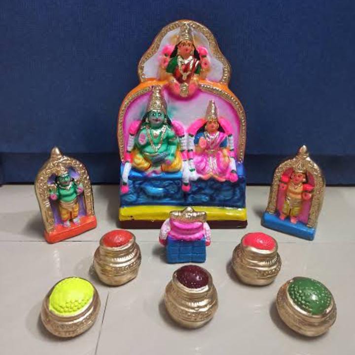 10" Kuberan Set Golu Dolls / Golu Bommai / Bommulu